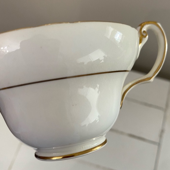 EUC VTG EB FOLEY BONE CHINA TEACUP AND SAUCER RED PEONIES, PINK AND GOLD TRIM - Picture 7 of 8